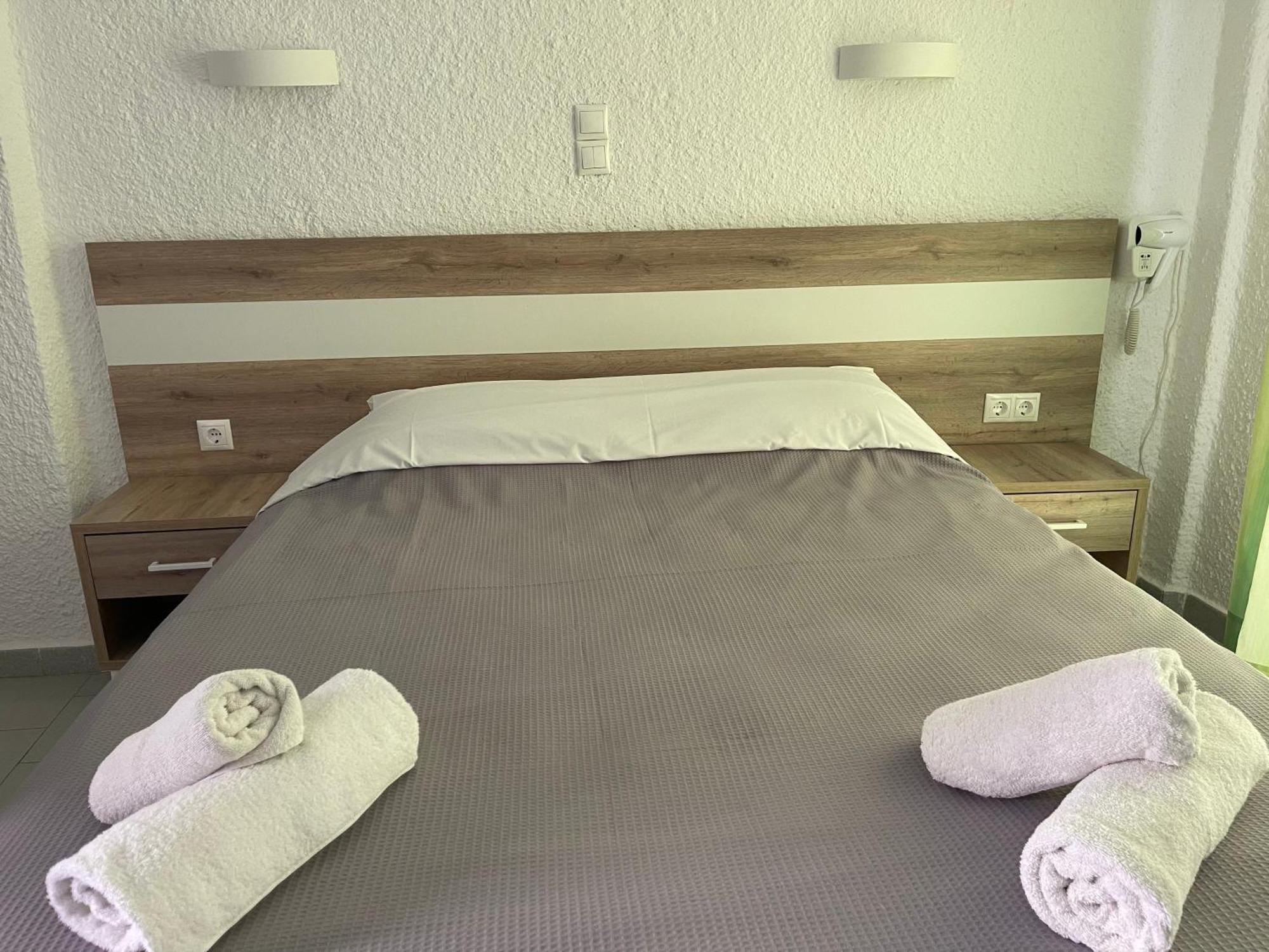 Georgina Hotel Agia Marina  Bagian luar foto